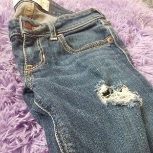 NWOT Hollister size 00 capris